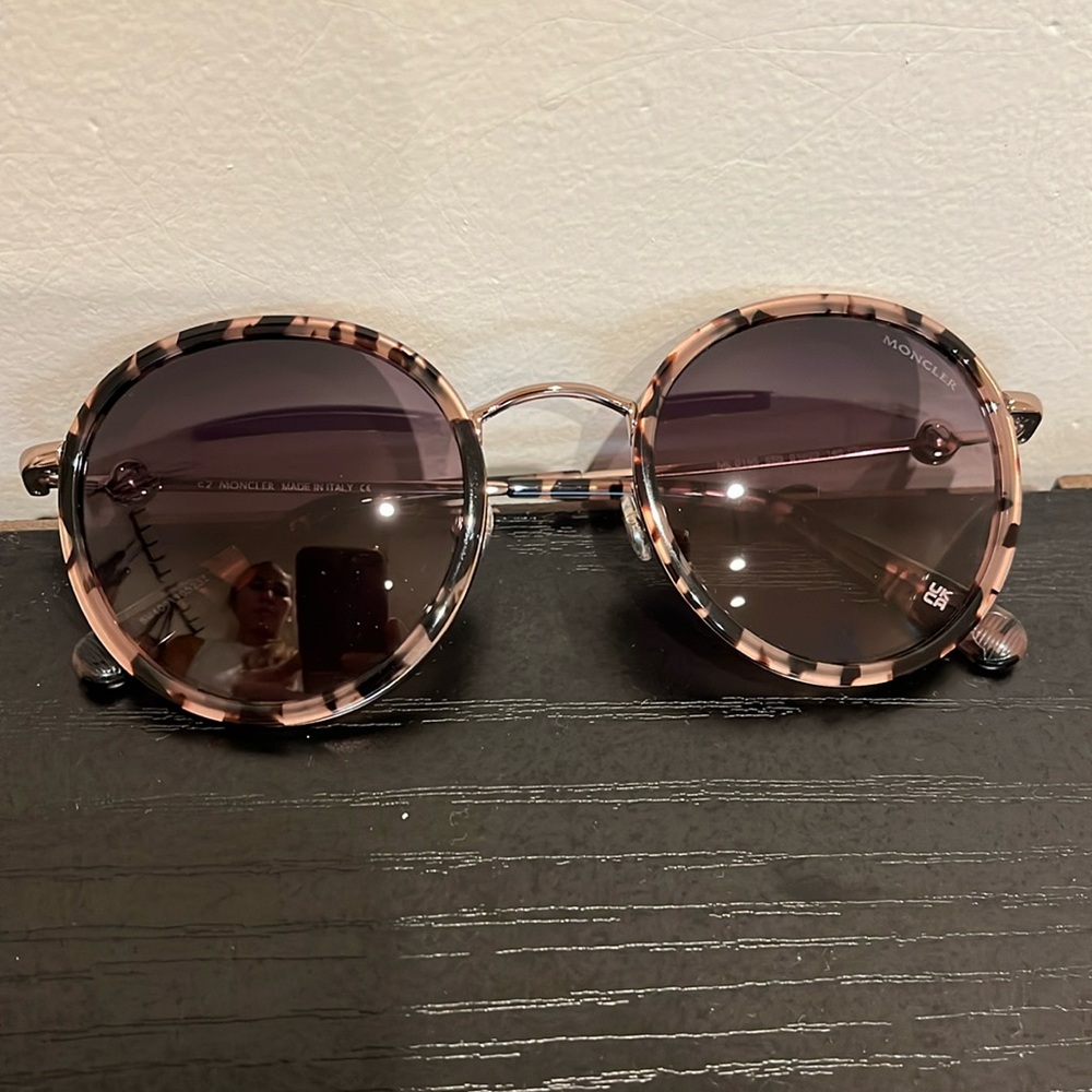 Moncler Round Sunglasses